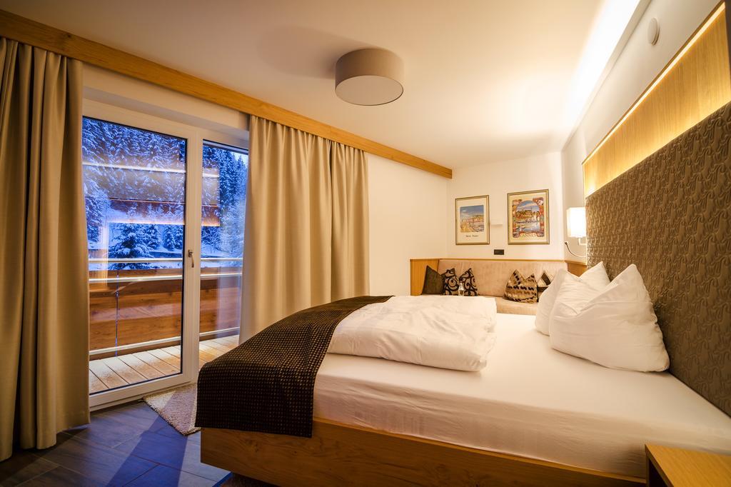 גרלוס Hotel Victoria - Adults Only מראה חיצוני תמונה